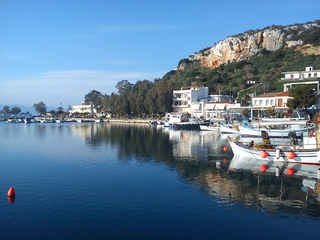 Karavos beach — Αλιβέρι, Εύβοια